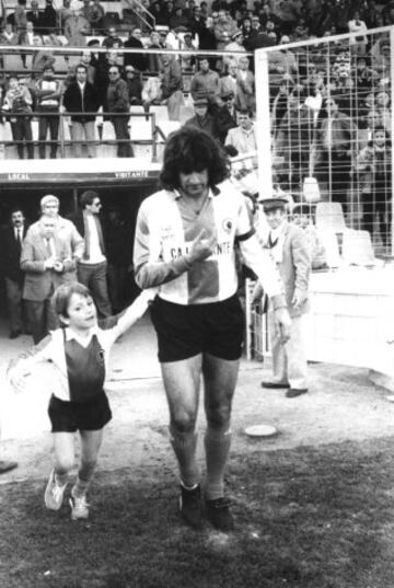 Mario Kempes con el Hércules, equipo en el que estuvo desde 1984 hasta 1986.
