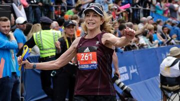 Una joven llamada Kathrine Switzer corrió el maratón de Boston de 1967 con el dorsal 261. Sin embargo, uno de los organizadores la intentó sacar simplemente por ser mujer. Otros corredores, su entrenador y su novio defienden a empujones su derecho a seguir corriendo. Terminó la carrera, por ella misma y por todas las mujeres que no tuvieron la oportunidad de hacerlo.