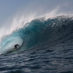 Joan Duru coge la ola perfecta en el Lanzarote Quemao Class