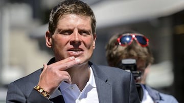 (FILES) In this file photo taken on July 21, 2015 former German cyclist Jan Ullrich leaves after his appearance before a court in Weinfelden for his involvement in a three-car crash and driving under the influence of alcohol last year. - Troubled former cycling star Jan Ullrich is again under police investigation over a fresh assault allegation. A police spokesman confirmed to SID, an AFP subsidiary, that Ullrich, 44, Germany&#039;s only Tour de France winner, is suspected of &quot;suddenly assaulting&quot; a 34-year-old man in the security-check area at Hamburg airport on September 25, 2018. (Photo by Fabrice COFFRINI / AFP)