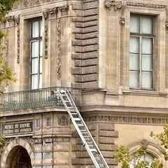 Utilizan la escalera de su compañía para el robo en el Louvre y se marcan una campaña de publicidad: “Silenciosa como un susurro”