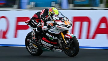 Fantic Racing's Spanish rider Aron Canet competes during the Moto2 class race of the MotoGP Pramac Emilia-Romagna Grand Prix at the Misano World Circuit Marco-Simoncelli in Misano Adriatico, on September 22, 2024. (Photo by Andreas SOLARO / AFP)