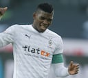 Embolo, apartado del Gladbach, por irse de fiesta con 22 personas