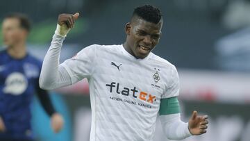 Embolo, apartado del Gladbach, por irse de fiesta con 22 personas