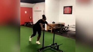 Una embarazadísima Serena Williams ¡se machaca en el gym!