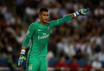 El actual portero del PSG ha participado en selecciones menores de Francia pero jamás asistiendo a un Mundial mayor. Actualmente es el titular del gigante francés con su 1.95 metros a sus 25 años.