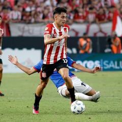 Estudiantes actualizó el estado de salud de Javier Altamirano: último parte médico del chileno