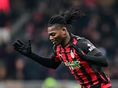 En San Siro pasó de todo y Leão salvó al Milan