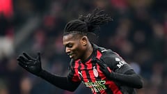 En San Siro pasó de todo y Leão salvó al Milan