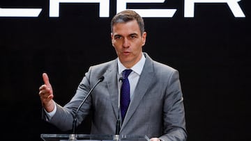 FILE PHOTO: Spain's Prime Minister Pedro Sanchez speaks at the new factory of China's Chery Auto, at Zona Franca, in Barcelona, Spain April 19, 2024. REUTERS/Albert Gea/File Photo