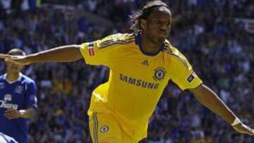 <strong>GOLEADOR.</strong> Drogba inició la remontada ante el Everton con el primer gol del Chelsea.