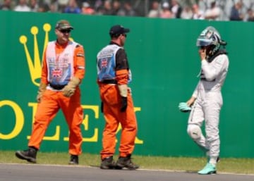 Nico Rosberg tuvo que abandonar por problemas en la caja de cambios.
