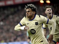 Barcelona's Spanish forward #10 Lamine Yamal celebrates scoring his team's first goal during the Spanish league football match between Athletic Club Bilbao and FC Barcelona at San Mames Stadium in Bilbao on March 7, 2026. (Photo by ANDER GILLENEA / AFP)