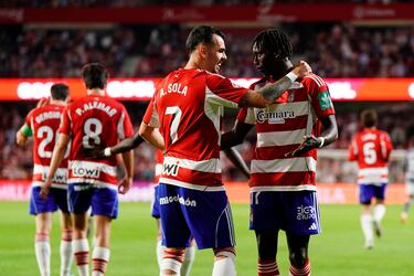 Aprobados y suspensos del Granada: repóquer en media hora de furia