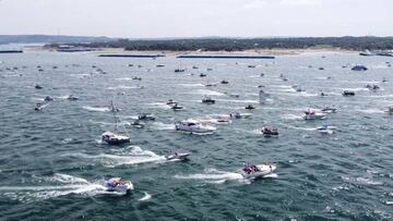 Barcos que acudieron a la marcha en favor de Trump