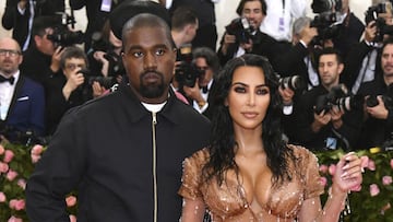 El drama entre Kanye West y Kim Kardashian continúa. Ahora, el rapero afirma que que Kim Kardashian cree que él intenta asesinarla. Aquí los detalles.