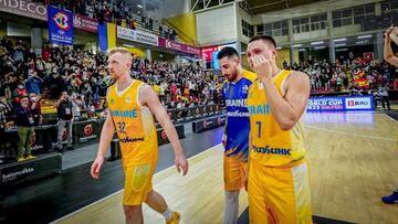 Jugadores ucranianos tras el partido contra Espa&ntilde;a de C&oacute;rdoba.