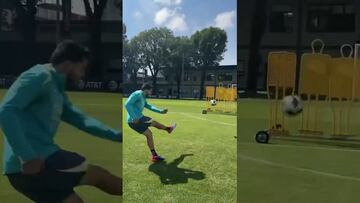 Henry Martín ya está practicando para emular el golazo de Raúl Jiménez con la Selección Mexicana