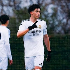 엔초 알베스의 천재가 아르벨로아의 후베닐에게 리그 절반을 선사하다