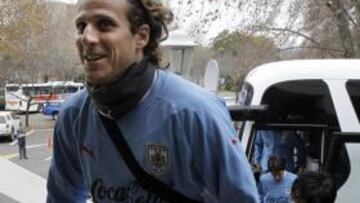 Uruguay se entrenó a puerta cerrada con la duda de Lugano