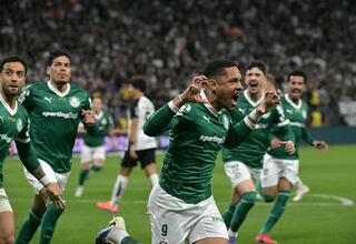 Vitor Roque presenta batalla