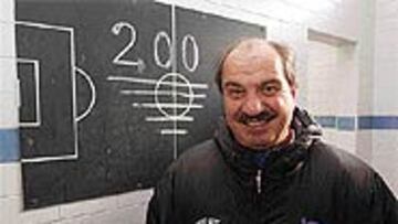 <B>MANÉ, BICENTENARIO</b>. El técnico alavesista cumple 200 partidos como entrenador en Primera División.