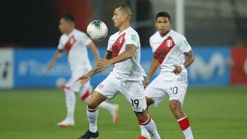 Soccer Football - World Cup - South American Qualifiers - Peru v Uruguay - Estadio Nacional, Lima, Peru - September 2, 2021 Peru's Yoshimar Yotun in action Pool via REUTERS/Daniel Apuy