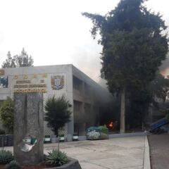 Se registra explosión en FES Zaragoza; hay tres lesionados