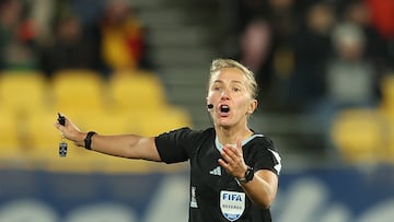 Así es Ekaterina Koroleva, la árbitra del Colombia - Inglaterra del Mundial Femenino