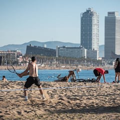 ¿Se permite ya el baño en las playas de Barcelona y por qué se prohibió?