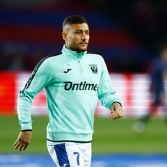 Óscar, cuatro partidos de sanción por su expulsión ante el Villarreal