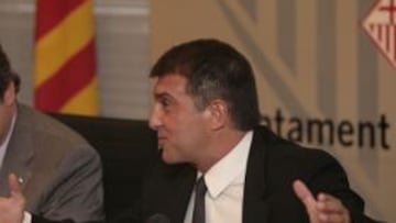 Laporta avanza en su carrera política y registra la web 'laporta2010.cat'