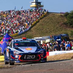 Dani Sordo tira de casta y se coloca segundo