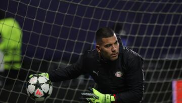 Guingamp (France), 09/12/2024.- Walter Benitez of PSV Eindhoven warms up during the UEFA Champions League match between Brest and PSV Eindhoven in Guingamp, France, 10 December 2024. (Liga de Campeones, Francia) EFE/EPA/TERESA SUAREZ