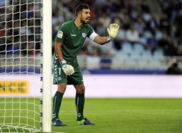 24 años. Tras el ascenso, se ha destapado como portero grande en Primera: 70 paradas, dos en penaltis, ocho partidos de Liga con la puerta a cero, finalista de Copa sin encajar en semifinales. El Real Madrid puede repescarlo por 4 millones.