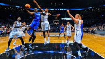 Reggie Jackson, en el partido ante los Nets, cuando su falta de altruismo molest&oacute; a Perkins e Ibaka.