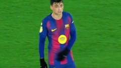 Más de uno contuvo la respiración: la conversación Pedri-Flick en el 70’ que apenas se vio en TV