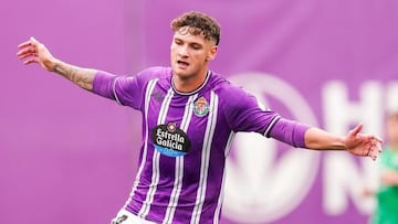 Jorge Delgado celebra un gol con el Real Valladolid Promesas.