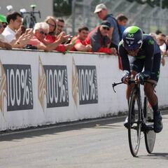 Nairo Quintana se exhibe con triunfo en la crono y liderato