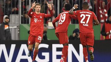 Munich (Germany), 04/02/2020.- (L-R) Bayern&#039;s Thomas Mueller, Bayern&#039;s Alphonso Davies and Bayern&#039;s David Alaba celebrate during the German DFB cup third round soccer match between FC Bayern Munich and TSG 1899 Hoffenheim in Munich, Germany