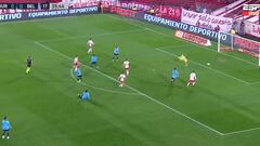 Un chileno mantiene su estatus de figura en Argentina: ¡golazo desde fuera del área!