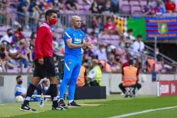 Alfred Schreuder segundo entrenador del Barcelona