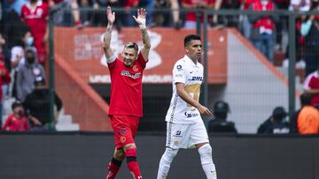 Rubens Sambueza celebrates his goal 1-1 of Toluca during the game Toluca vs Pumas UNAM, corresponding to seventh round of the Torneo Apertura Grita Mexico A21 of the Liga BBVA MX, at Nemesio Diez Stadium, on August 29, 2021.
<br><br>
R