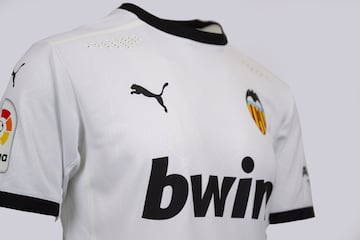 Así son las nuevas equipaciones del Valencia para la 20-21