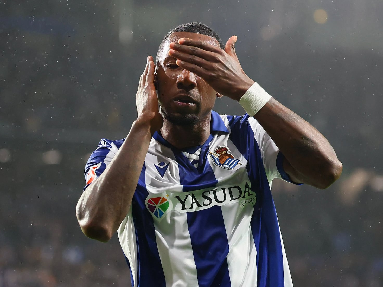 Sheraldo Becker, el jugador de Surinam que le anotó al FC Barcelona - AS USA