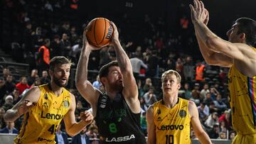 ISTANBUL, TURKIYE - FEBRUARY 01: Ercan Osmani (6) of Darussafaka Lassa in action against Aaron Doomekamp (L) of Lenovo Tenerife during the Basketball Champions League Group L match between Darussafaka Lassa and Lenovo Tenerife at Volkswagen Arena in Istanbul, Turkiye on February 01, 2023. (Photo by Muhammed Enes Yildirim/Anadolu Agency via Getty Images)