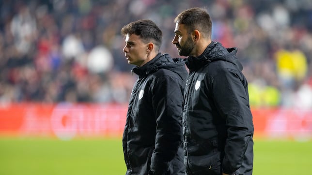 Adrián, de delantero del Cholo a segundo entrenador rayista