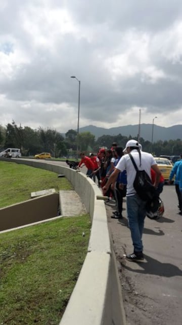 Hinchas de Santa Fe y Millos se unen para limpiar la ciudad