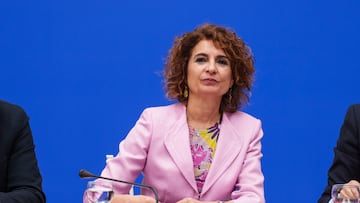 La vicepresidenta primera y ministra de Hacienda, María Jesús Montero preside la reunión con las organizaciones agrarias. A 27 de febrero de 2026 en Sevilla, Andalucía (España). La vicepresidenta primera y ministra de Hacienda, María Jesús Montero, mantiene una reunión en la Delegación del Gobierno en Andalucía (Sevilla) con organizaciones agrarias, cooperativas, Fademur, Ceres, UGT y CCOO para evaluar los graves daños causados por las recientes borrascas en el sector primario andaluz.
27 FEBRERO 2026
Francisco J. Olmo / Europa Press
27/02/2026