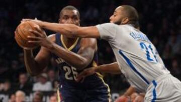 Los Pelicans se llevan el duelo de equipos bajo mínimos